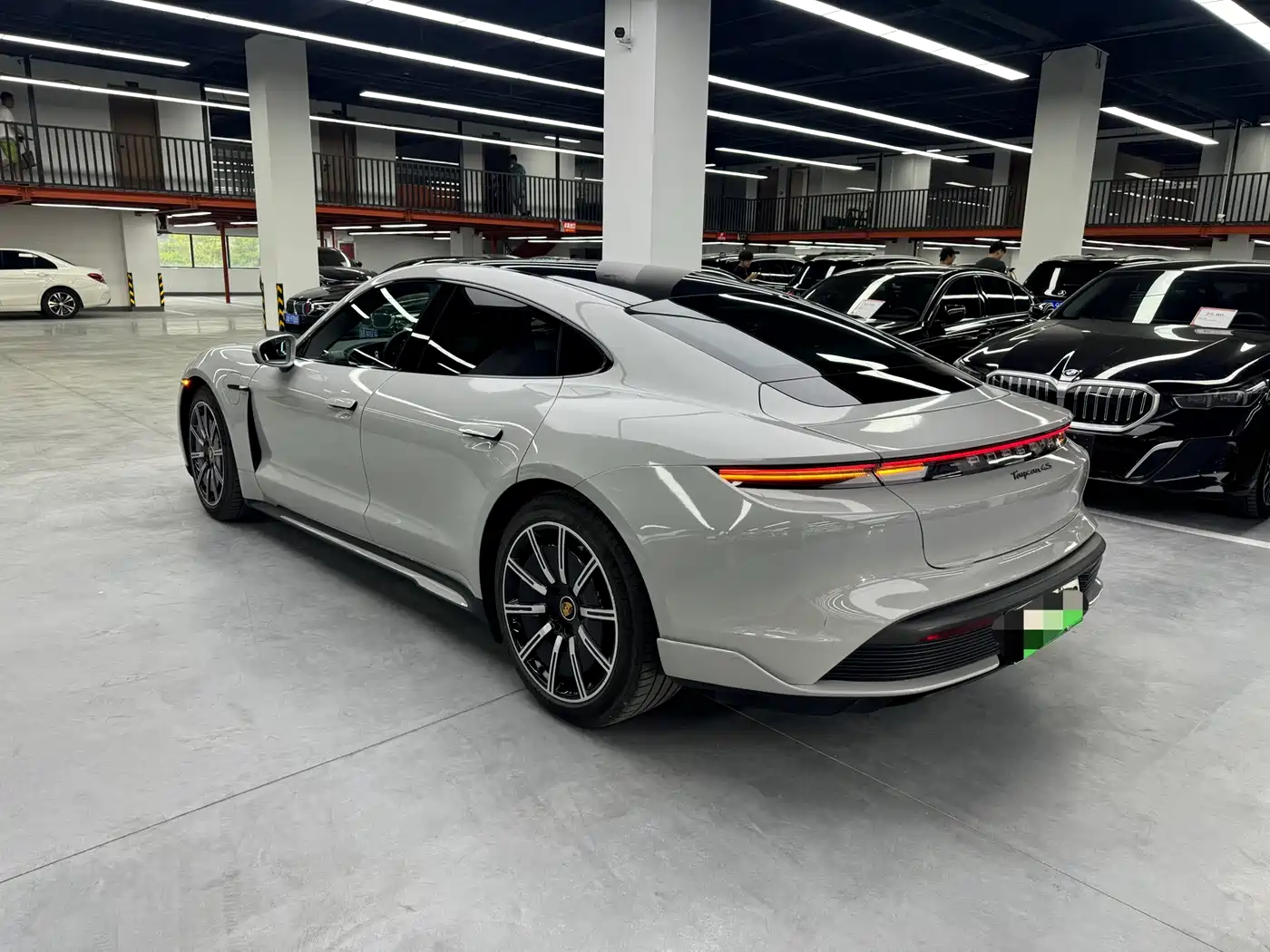 Porsche Taycan 2019 Taycan 4S фото 14