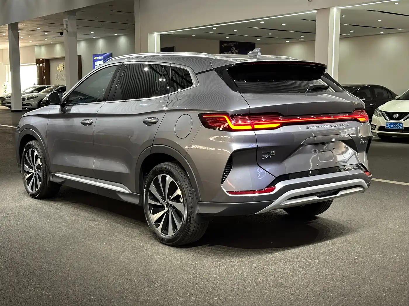 BYD Song PLUS PHEV 2023 Champion Edition DM-i 110KM Flagship фото 6