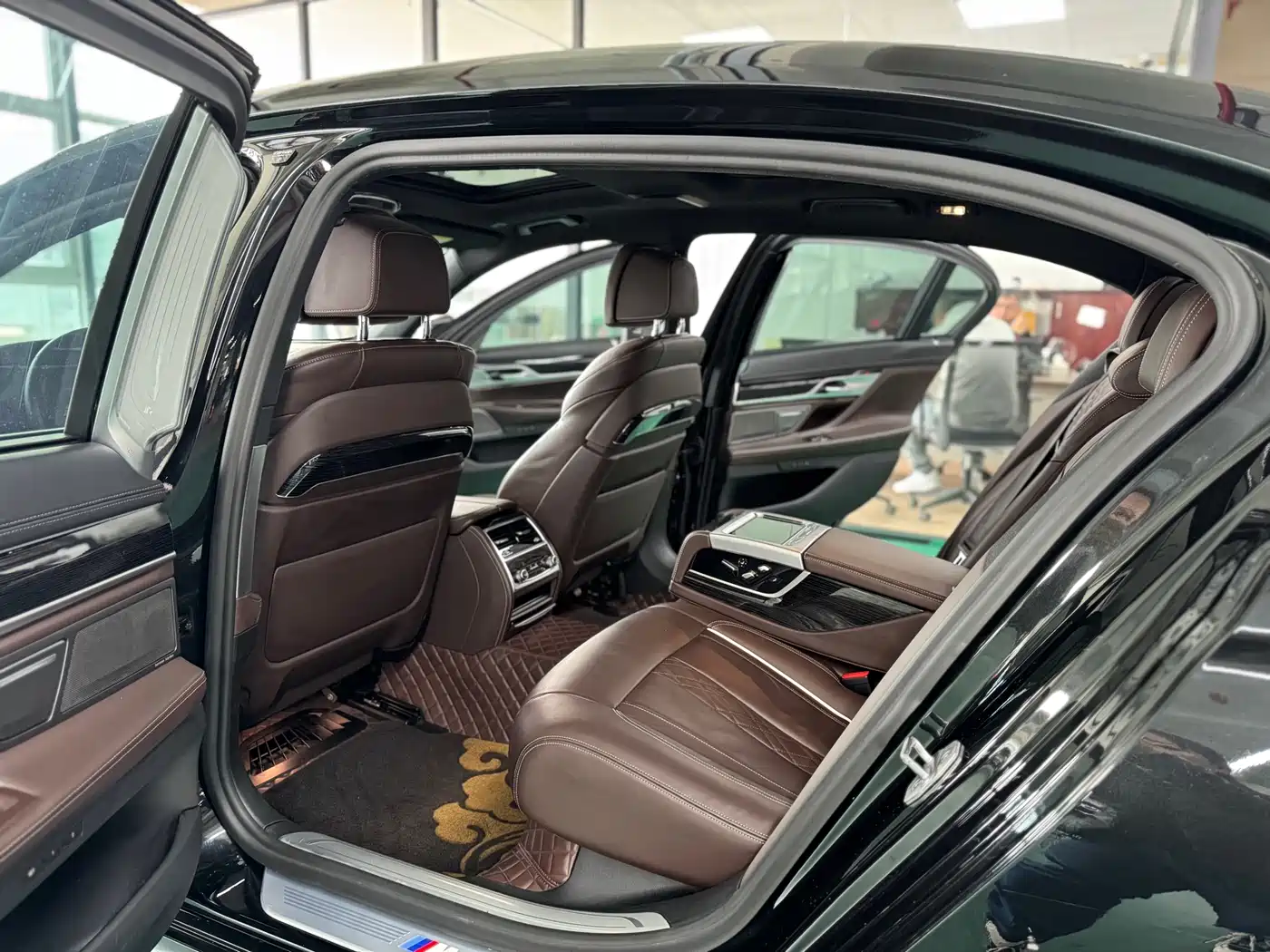 BMW 7 Series 2021 Model 730Li M Sport Package фото 5