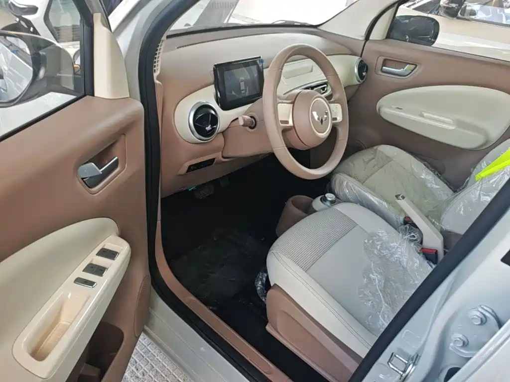Wuling Motors Hongguang MINIEV 2026 2025 4-Door Advanced