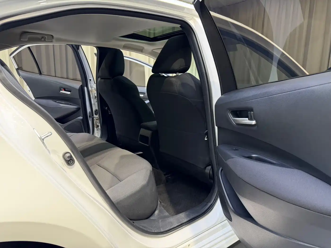 Toyota Corolla 2021 TNGA 1.5L CVT Elite Edition фото 11