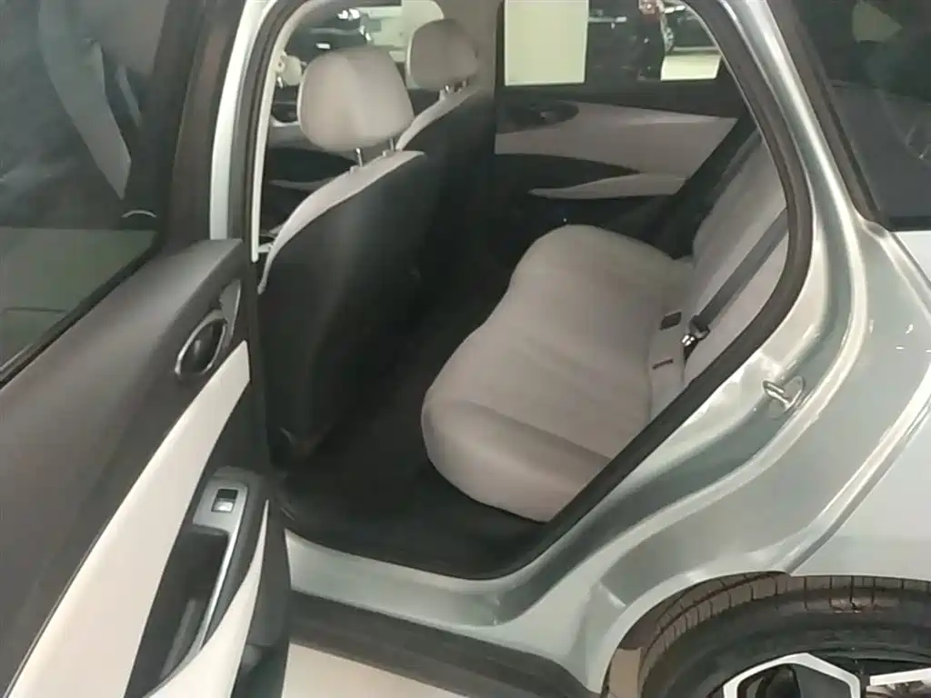 BYD Seal 06 DM-i Touring 2025 DM-i 150KM Flagship фото 17