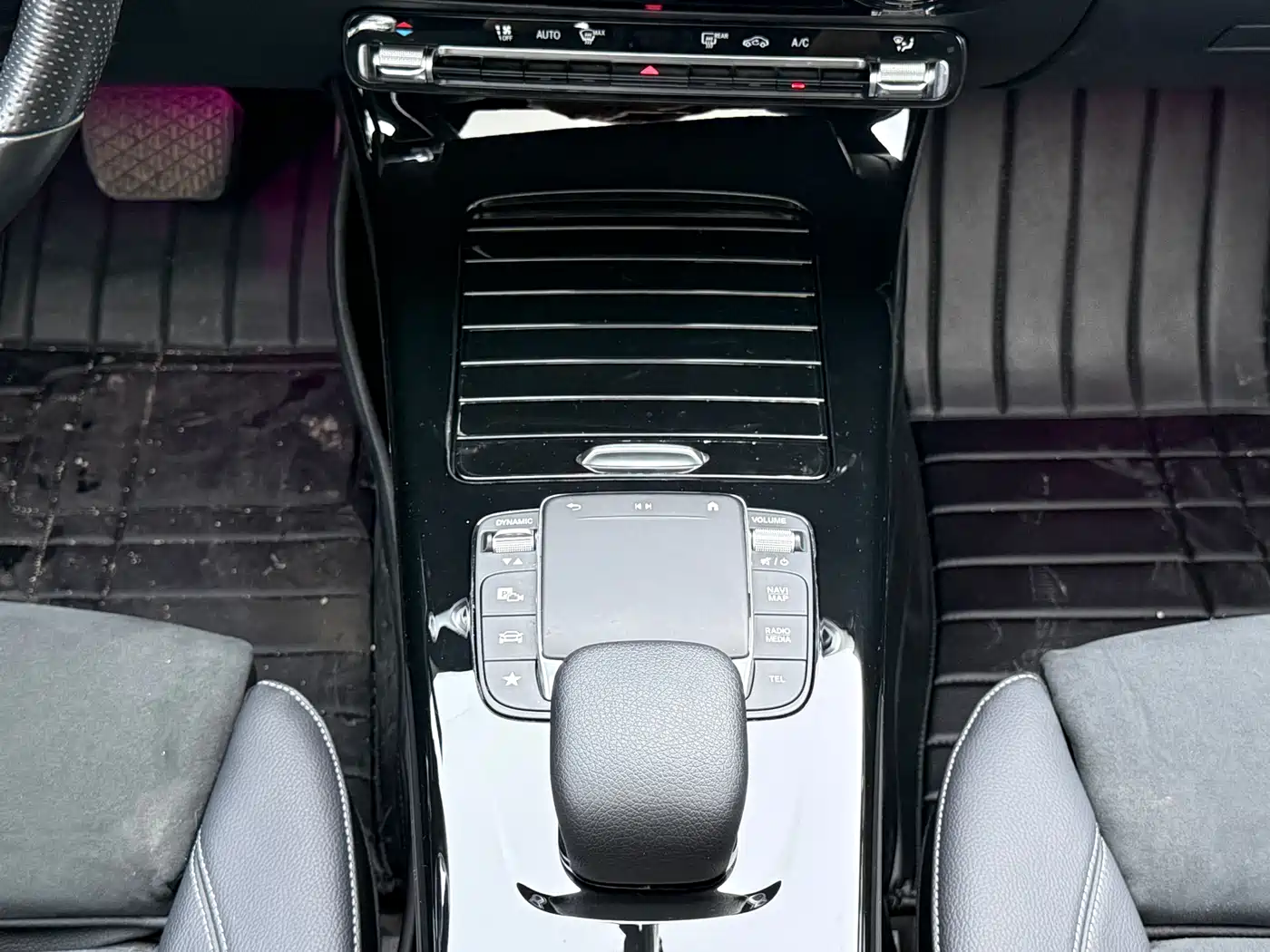 Mercedes-Benz A-Class 2021 A 200 L Sport Sedan Fashion Edition фото 16