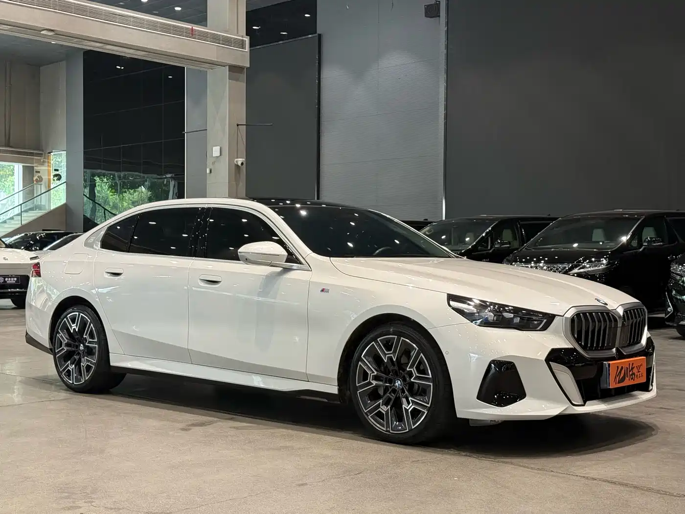 BMW 5 Series 2024 530Li Premium M Sport Package фото 3