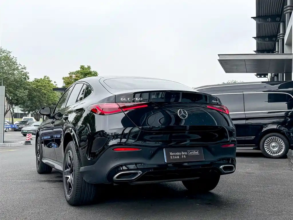 Mercedes-Benz GLC Coupe 2024 GLC 260 4MATIC Coupe SUV фото 3