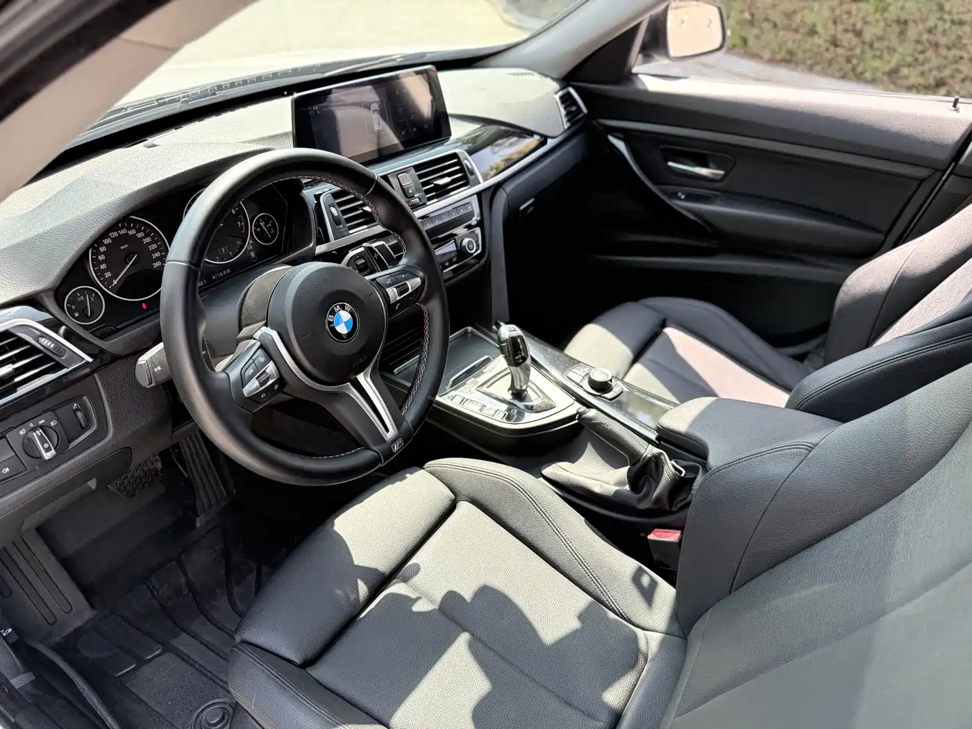 BMW 3 Series GT 2018 320i Fashion фото 8