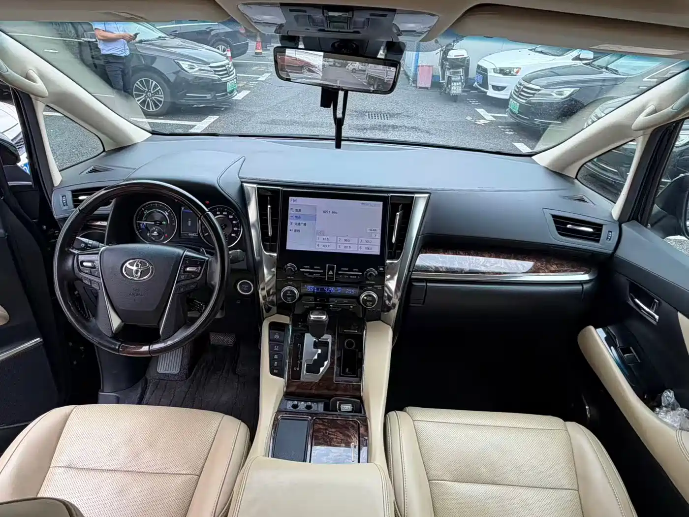 Toyota Alphard 2021 Hybrid 2.5L Luxury фото 6