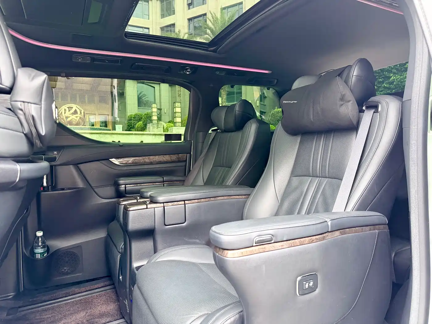 Toyota Alphard 2019 Hybrid 2.5L Premium Edition фото 11
