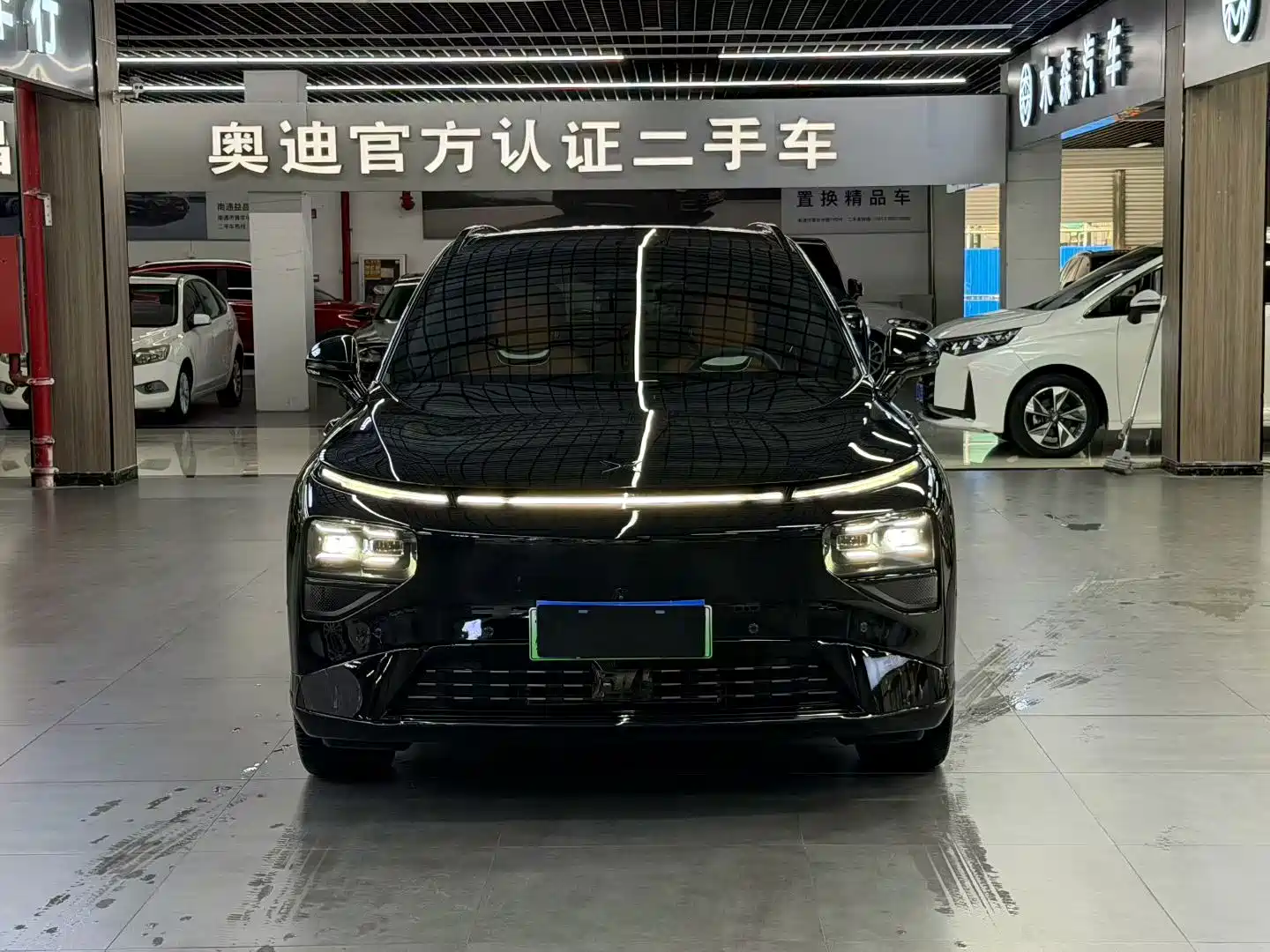 Фото 2 - XPeng G9