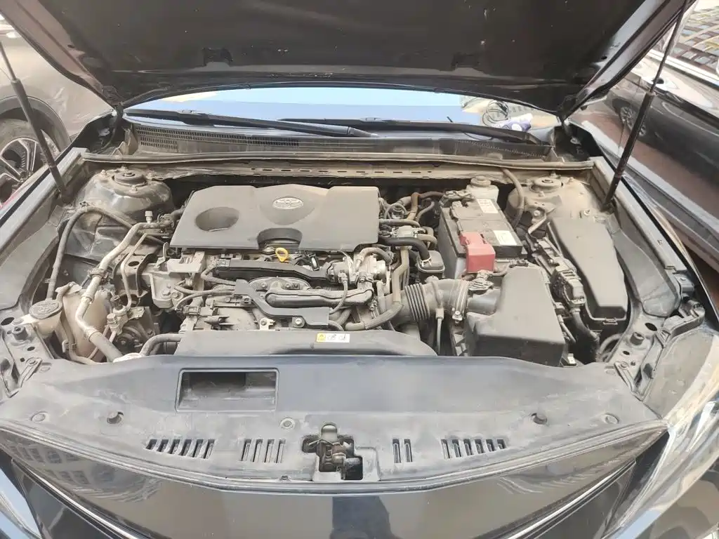 Фото 11 - Toyota Camry