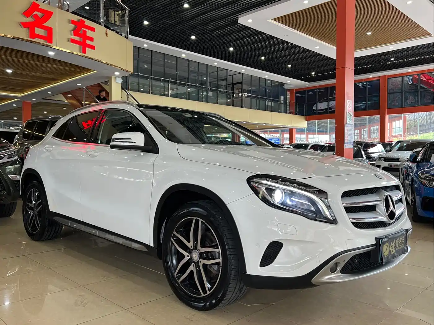 Mercedes-Benz GLA 2015 GLA 220 4MATIC Fashion Edition фото 3