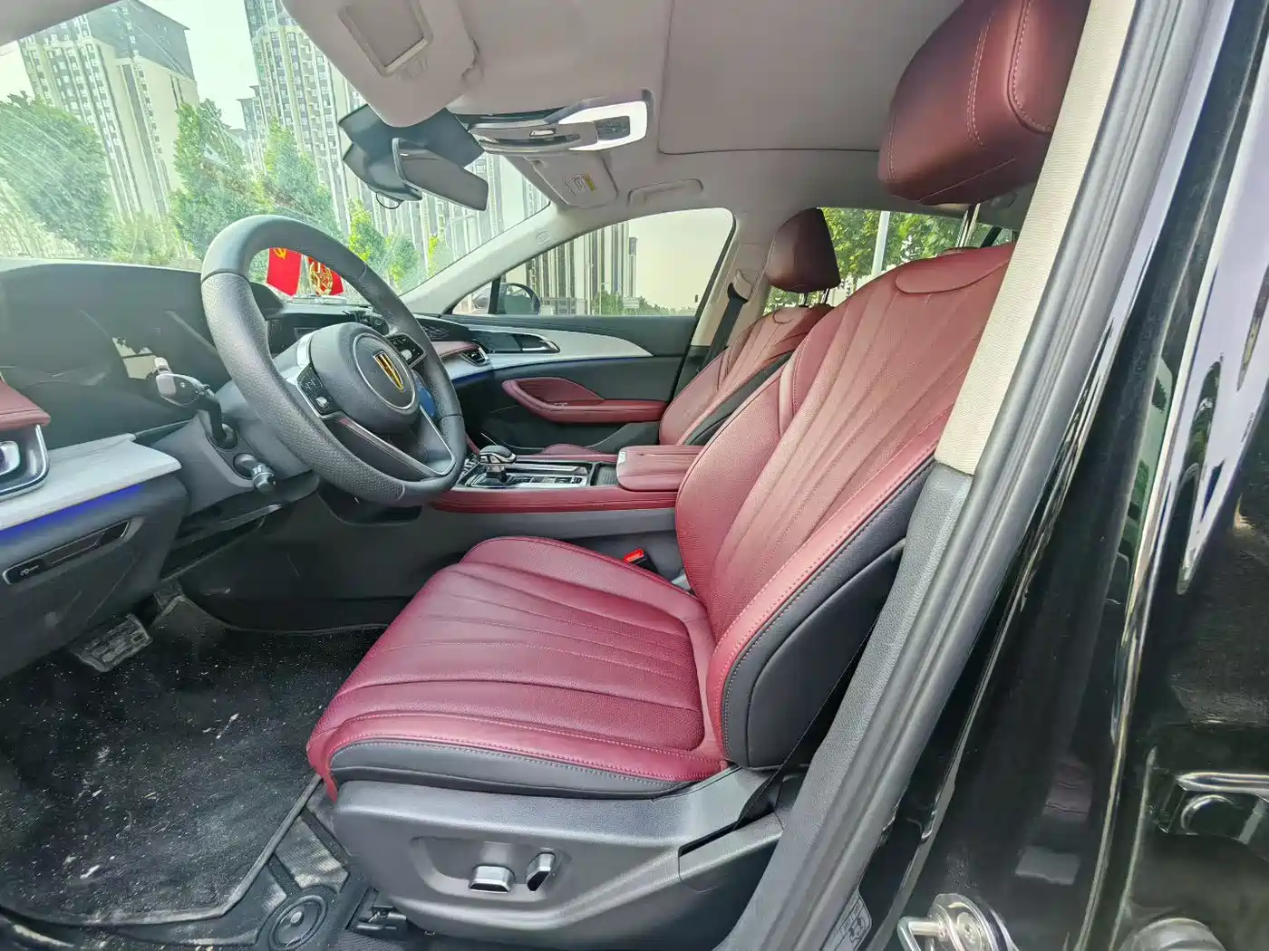 Hongqi H5 2025 2.0T Automatic Qixiang 500,000 Units Commemorative Edition фото 4