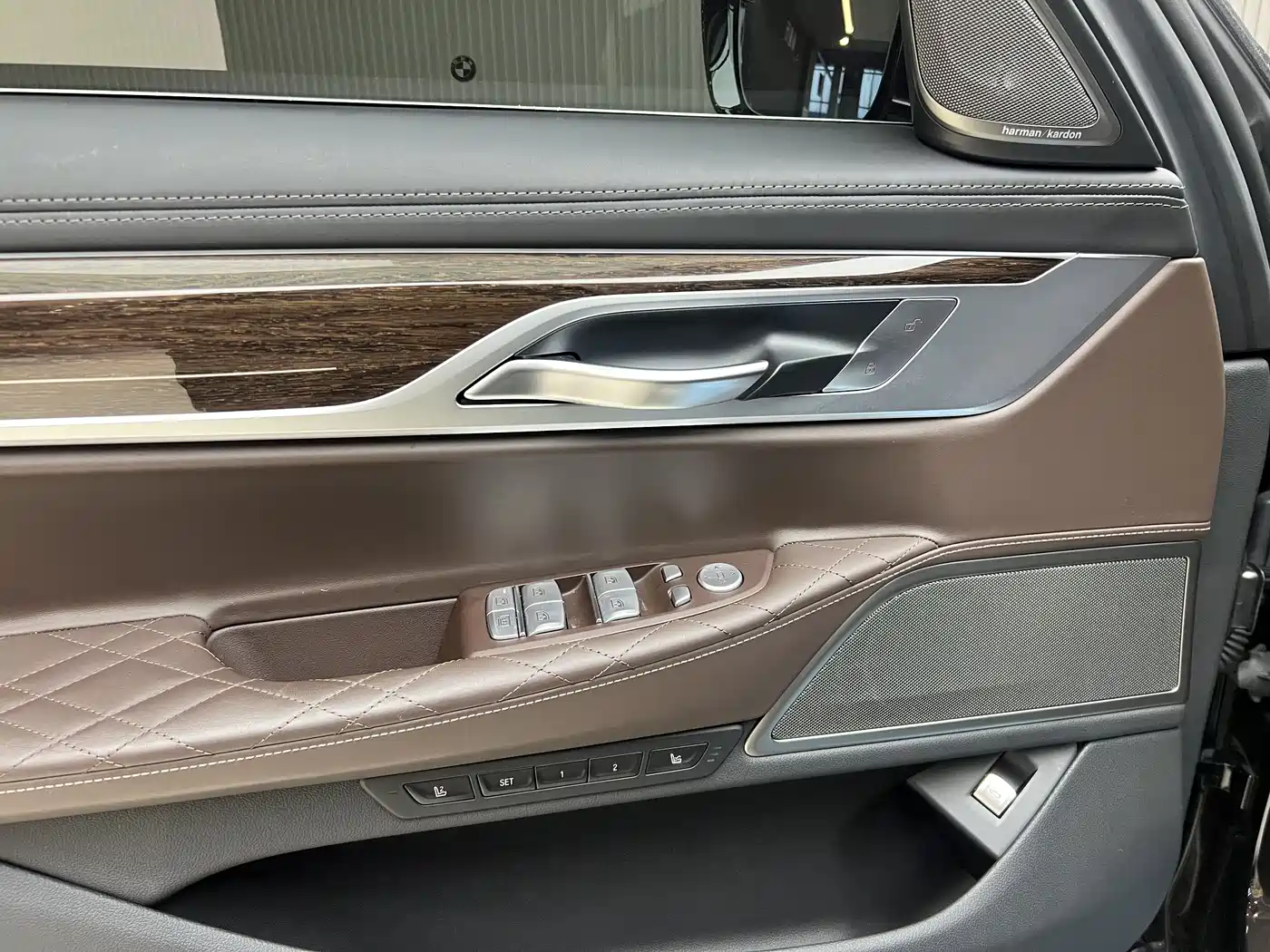 BMW 7 Series 2019 740Li Premium Luxury Package фото 6
