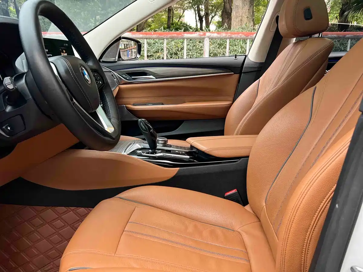 BMW 6 Series GT 2018 630i M Sport Package фото 14