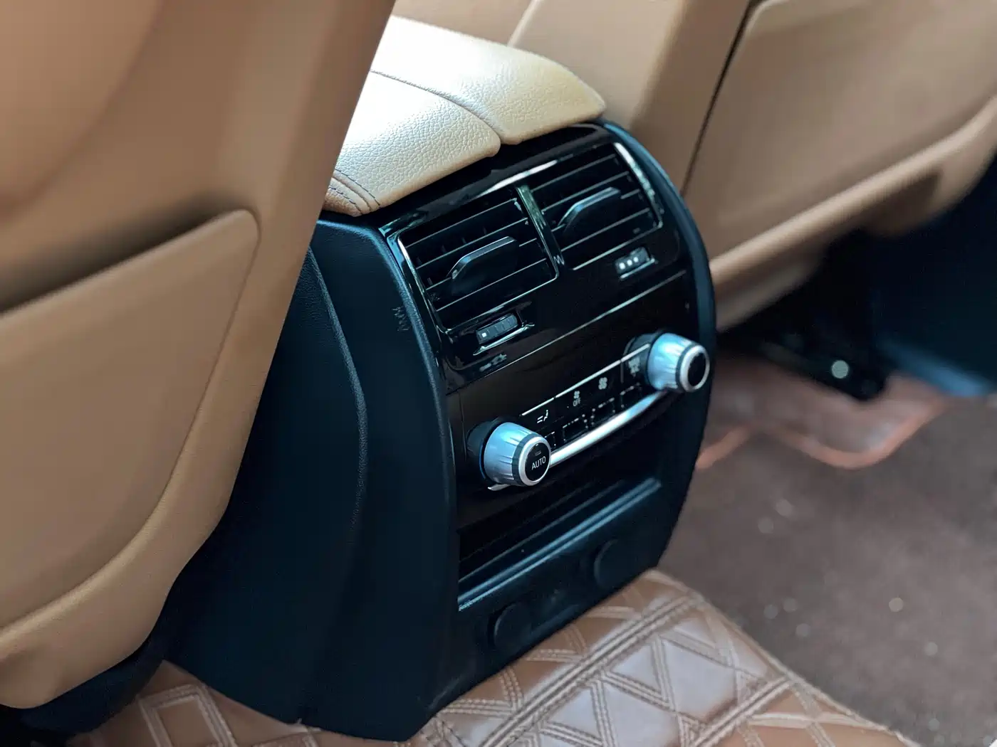 BMW 6 Series GT 2018 630i M Sport Package фото 17