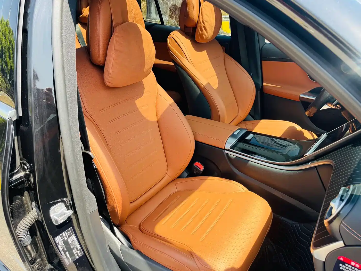 Mercedes-Benz GLC 2023 GLC 300 L 4MATIC Sport 5-Seater фото 7