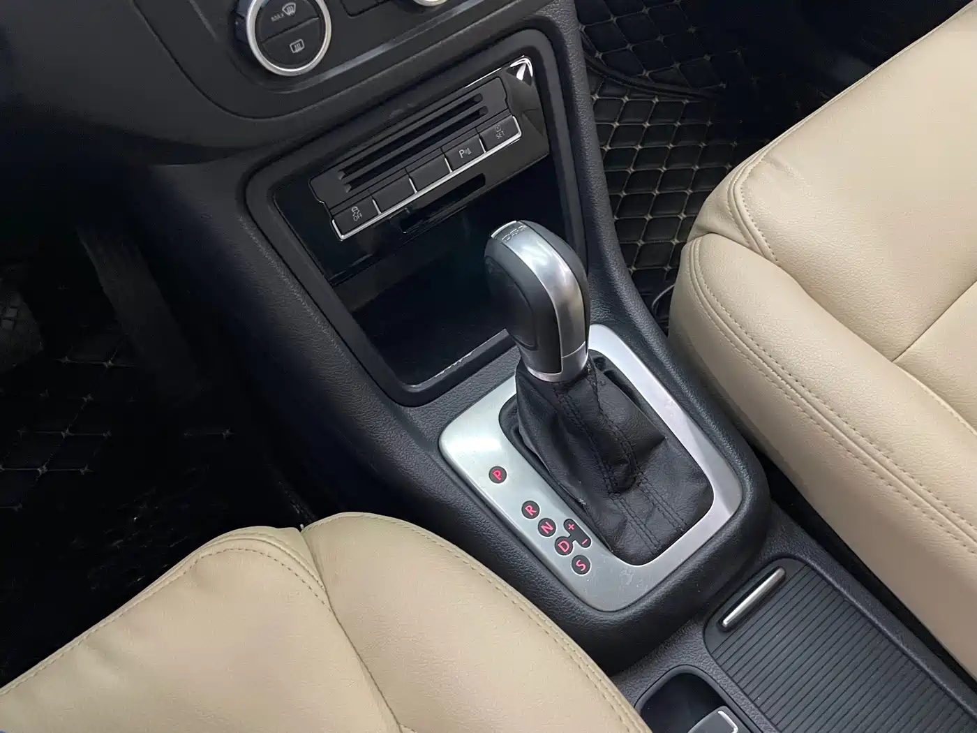 Volkswagen Sharan 2013 1.8TSI Standard фото 18