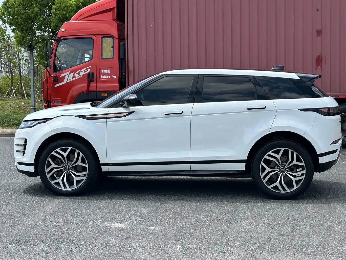 Land Rover Range Rover Evoque 2020 Model 249PS R-DYNAMIC S Gloss Black Sport Edition фото 7