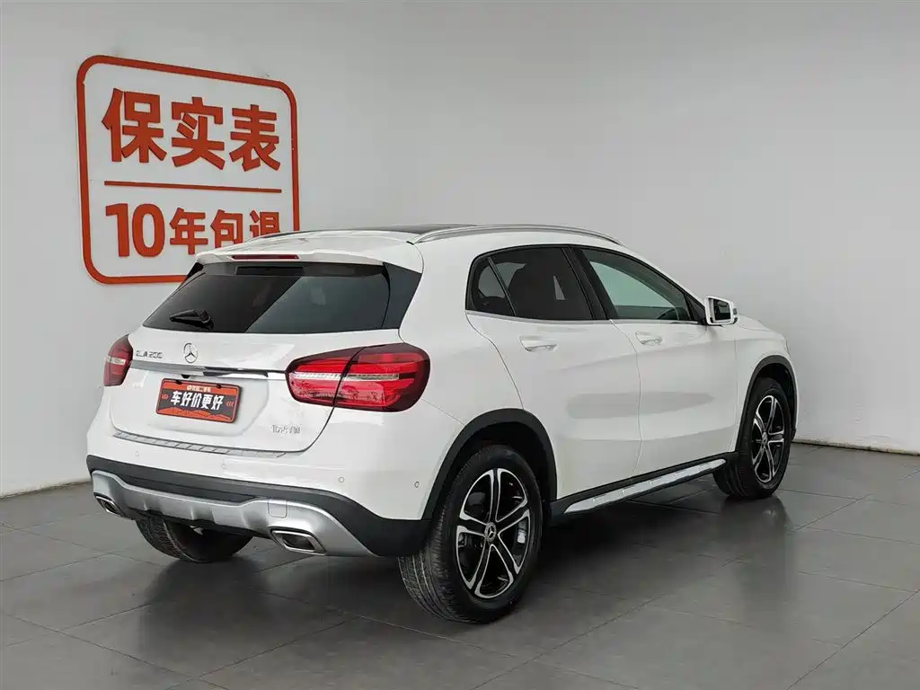 Mercedes-Benz GLA 2018 GLA 200 Fashion фото 2