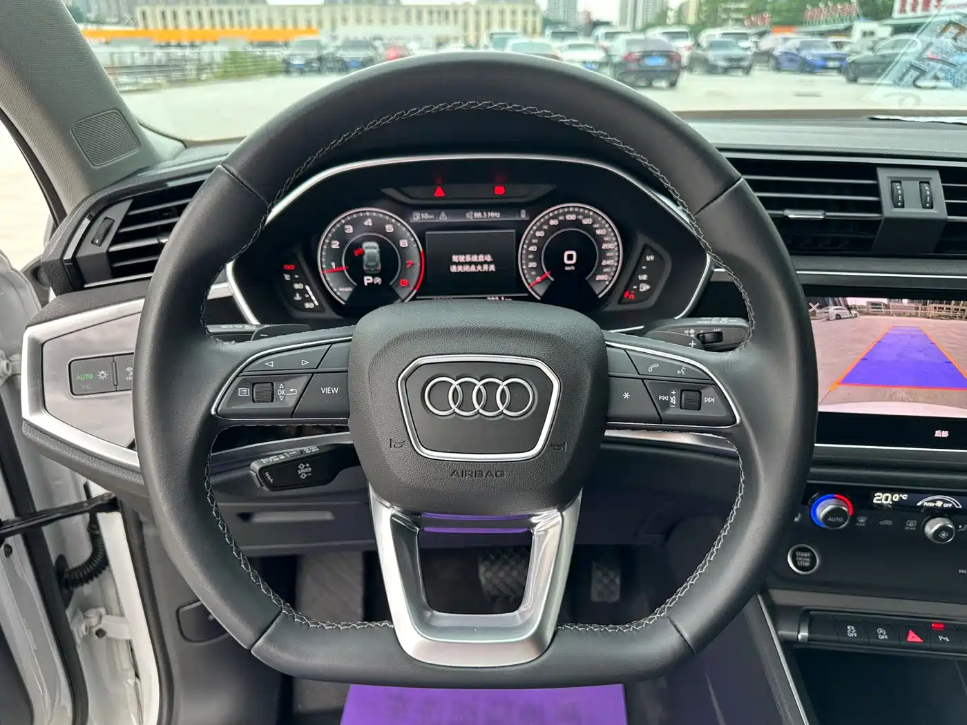 AUDI Q3