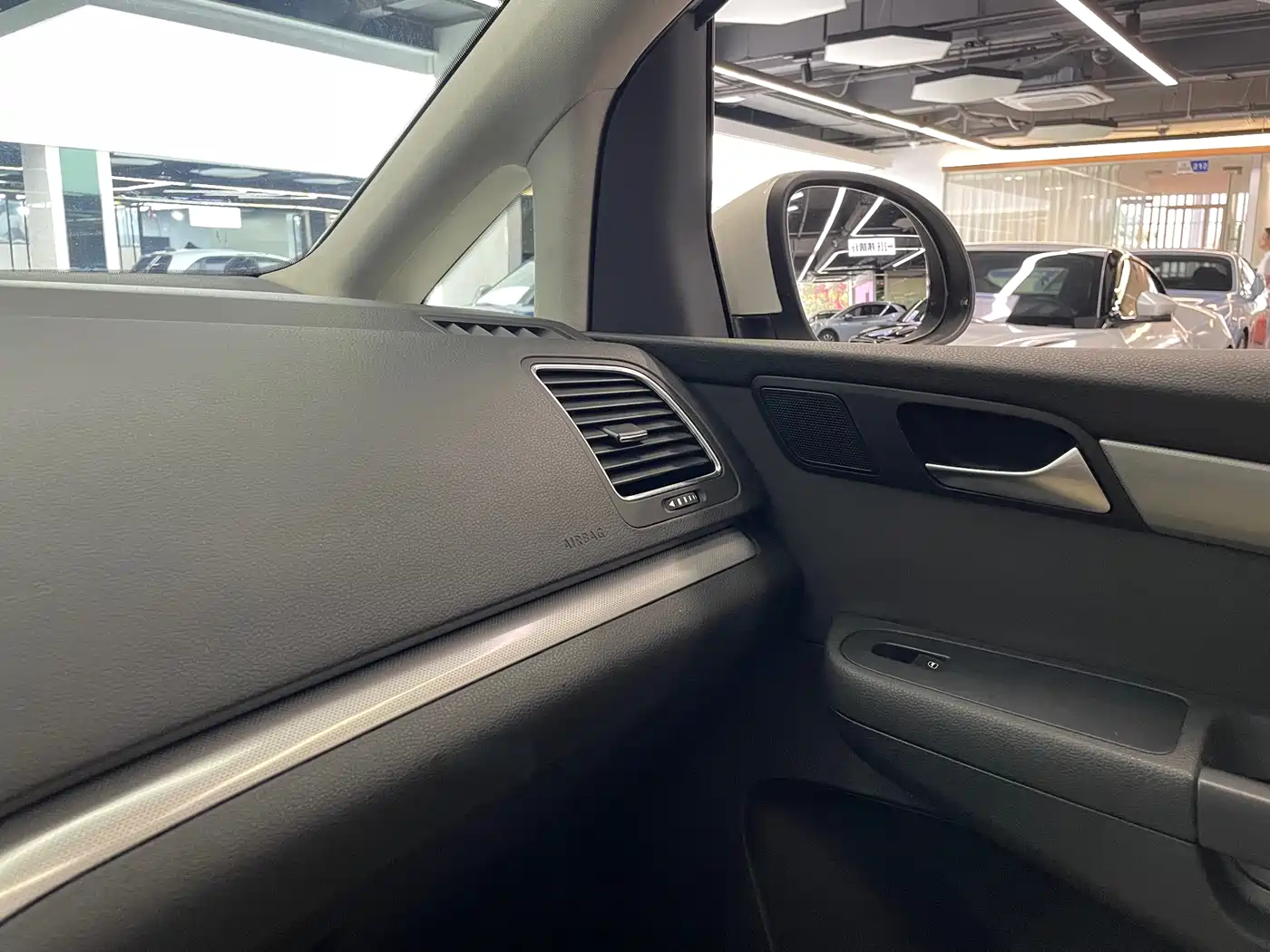Volkswagen Sharan 2013 1.8TSI Standard фото 16