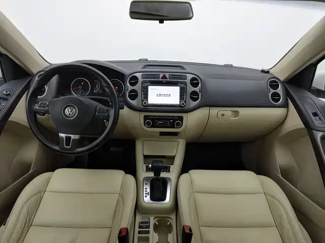 Volkswagen Tiguan 2010 1.8TSI Automatic 4WD Elite — фото 5