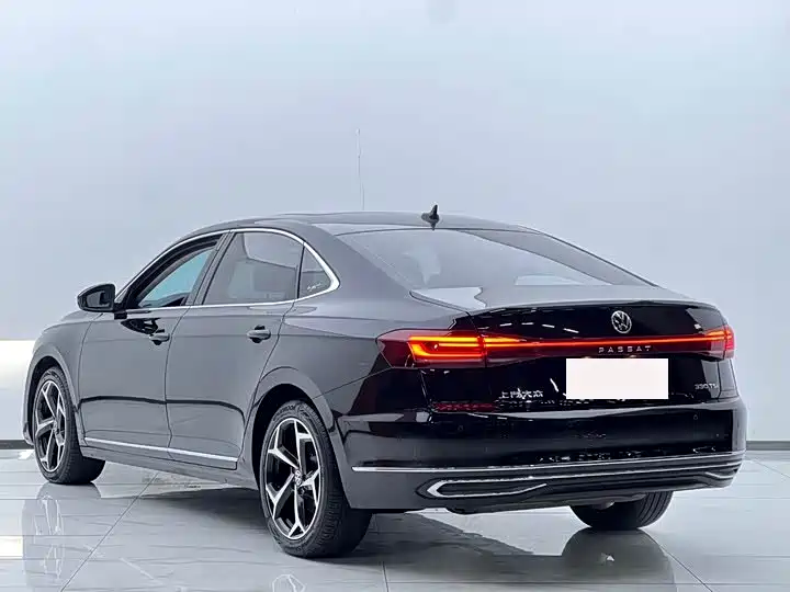 Volkswagen Passat 2023 Facelift 330TSI Starlight Elite Edition фото 9