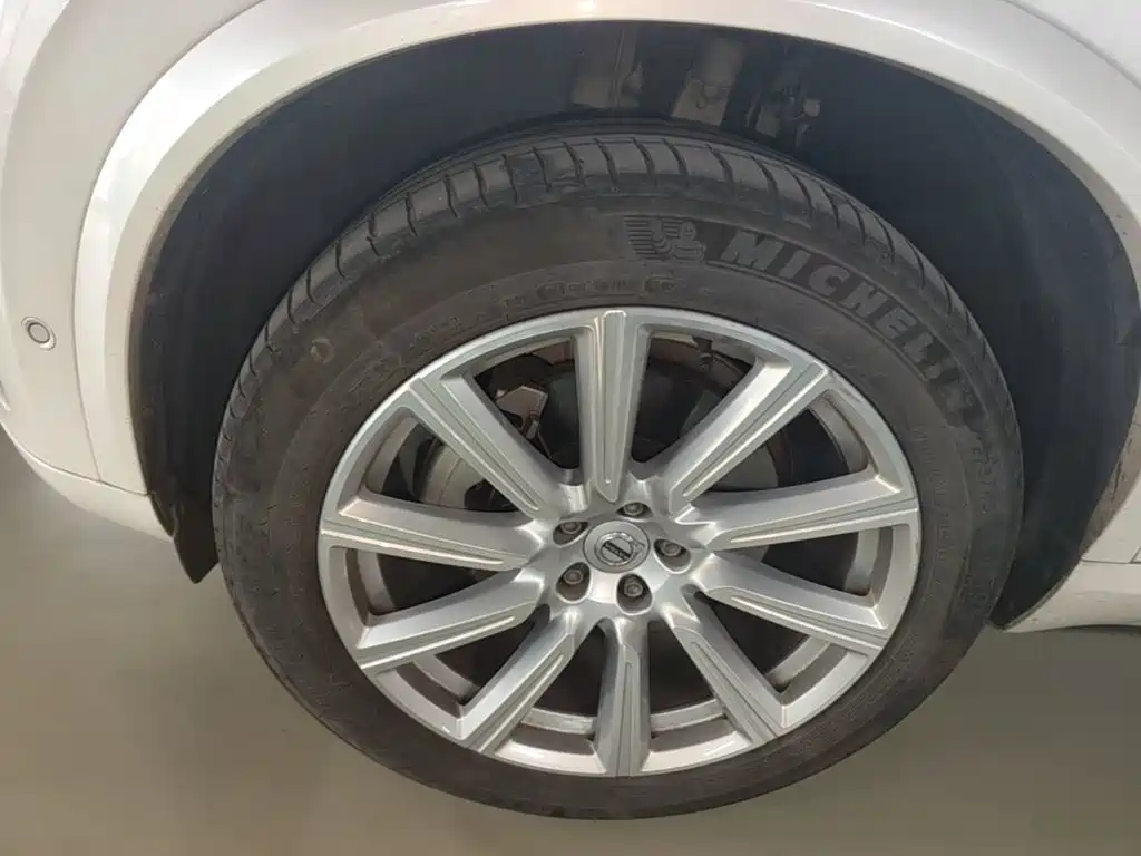 Photo 23 - Volvo XC90