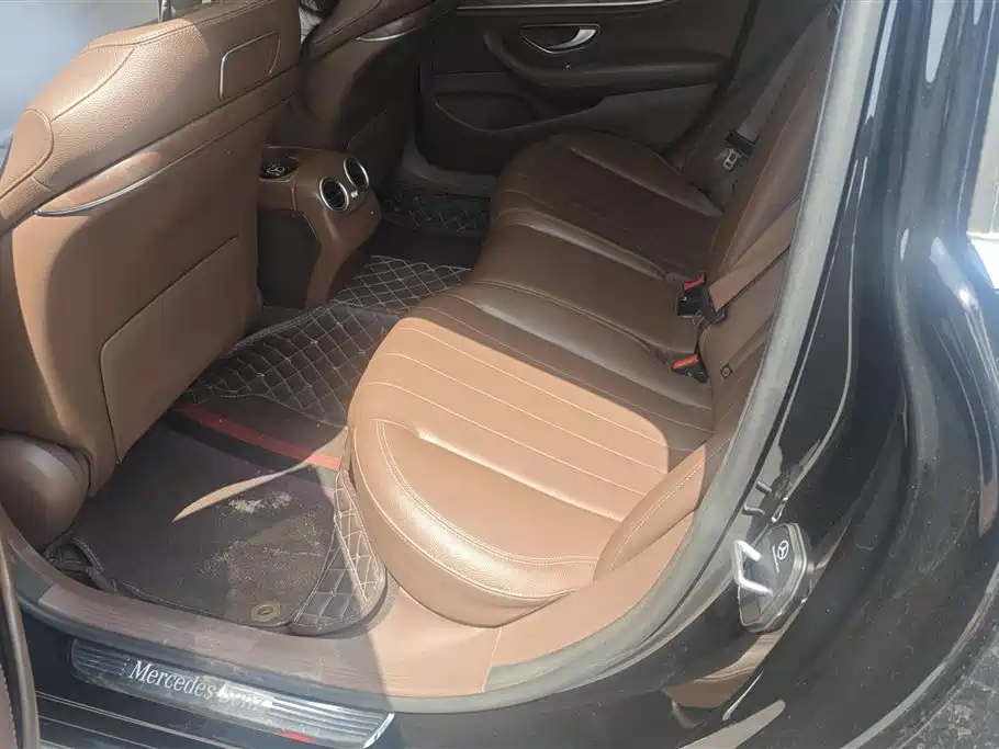 Mercedes-Benz E-Class 2019 E 300 L Sport Fashion фото 11