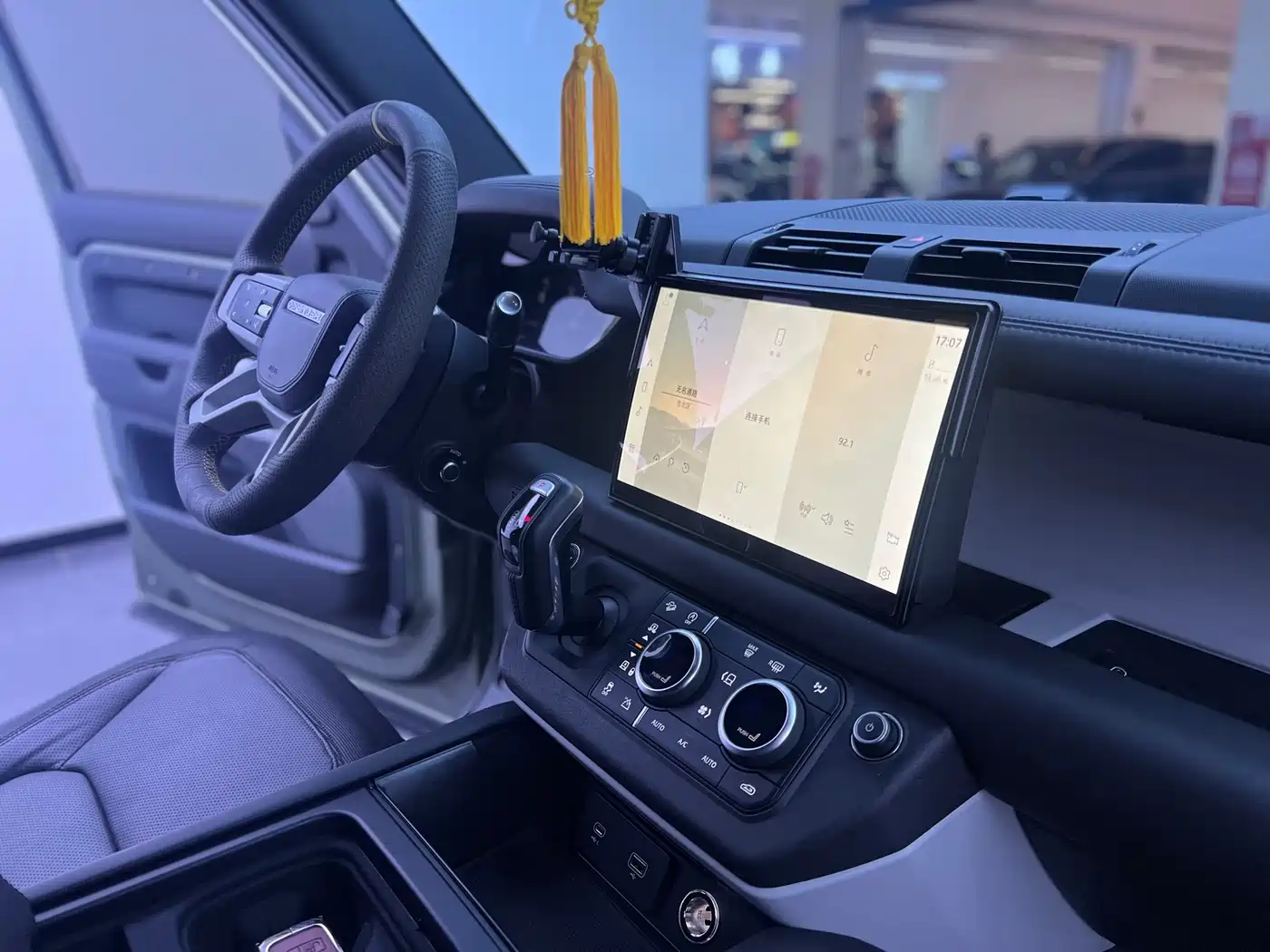 Land Rover Defender 2022 110 P400 X-DYNAMIC HSE фото 11