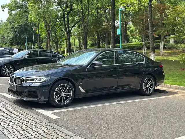 BMW 5 Series 2022 525Li M Sport Package