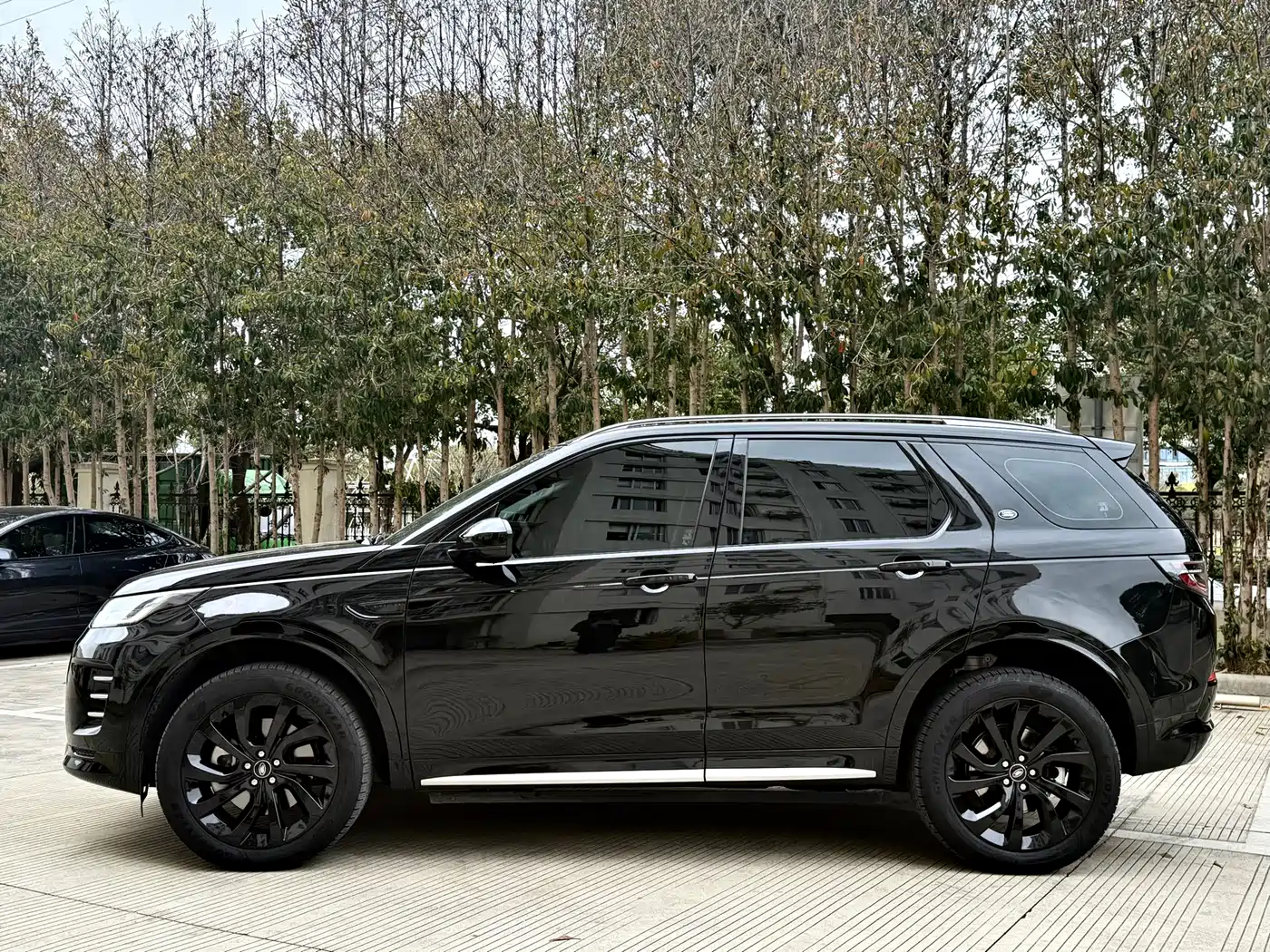 Land Rover Discovery Sport 2024 Luxury Custom Edition фото 17