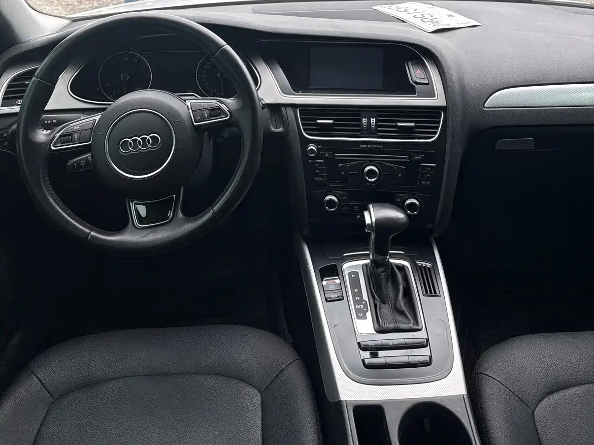 Photo 7 - Audi A4L