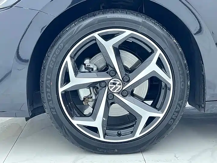 Volkswagen Passat 2023 Facelift 330TSI Starlight Elite Edition фото 7