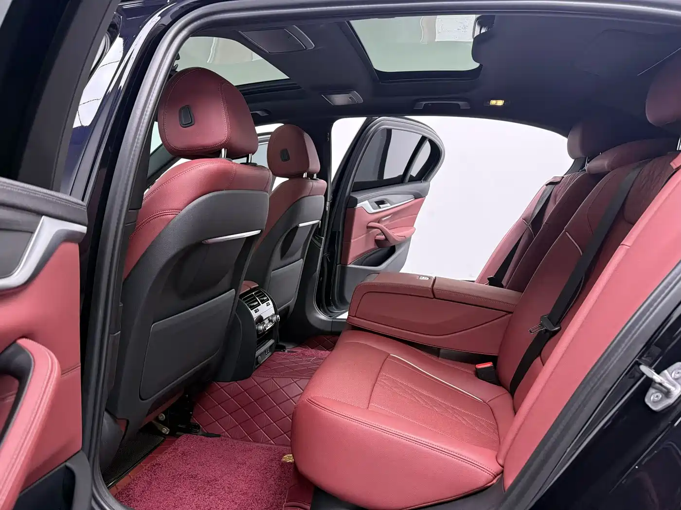 BMW 5 Series 2022 530Li Leading M Sport Package фото 7
