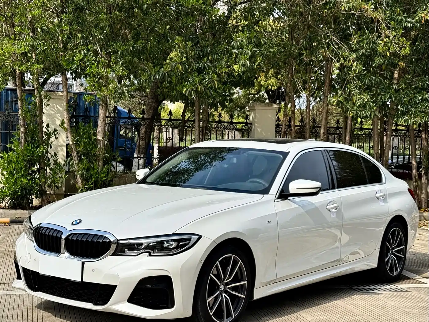 BMW 3 Series 2021 325Li M Sport Package фото 2