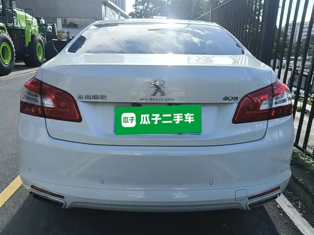 Peugeot 408 2016 1.6T Automatic Luxury Edition фото 6
