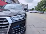 Photo 2 - Audi Q5L