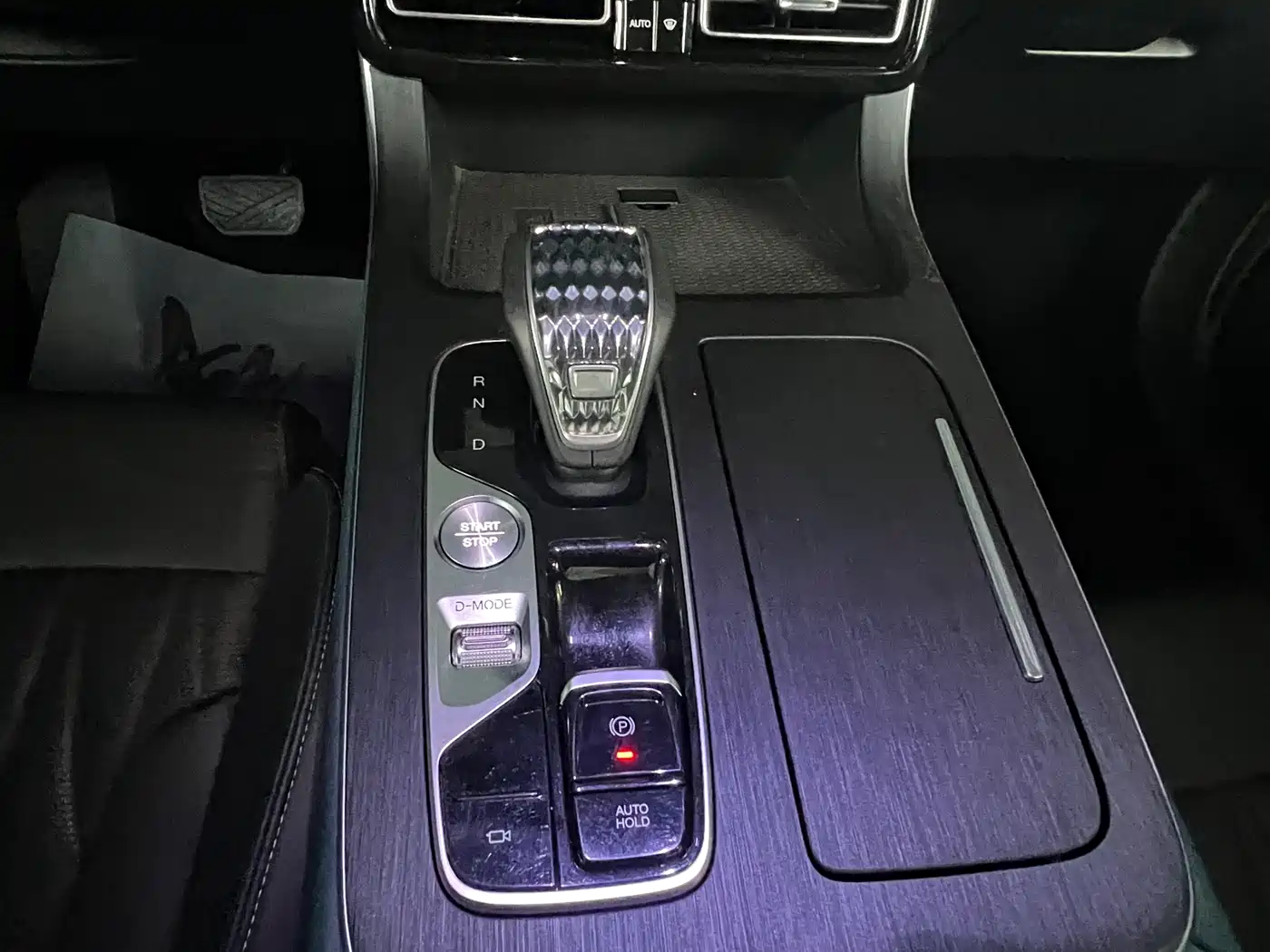 GAC Trumpchi Trumpchi GS8 2022 Pilot Series 2.0TGDI 4WD Luxury Smart Connect Edition (7-Seater) фото 13