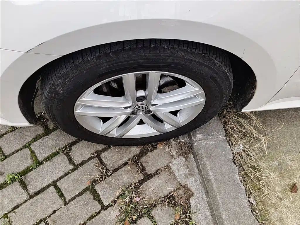 Volkswagen Lavida Tour 2017 230TSI DSG Comfort Edition фото 23