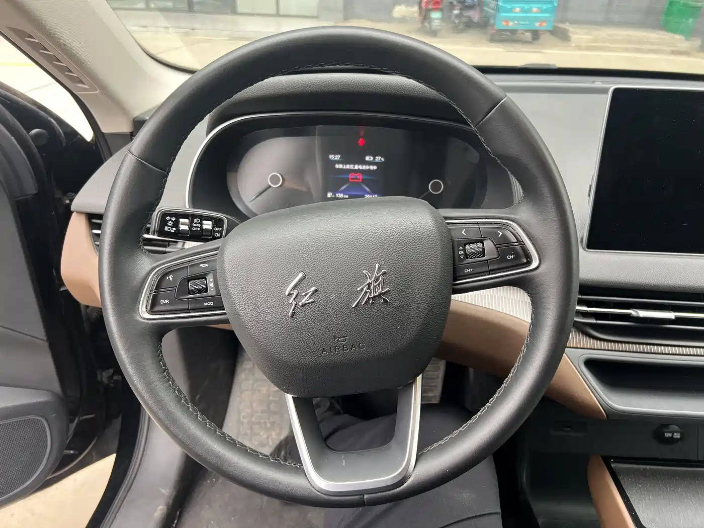 Hongqi E-QM5 2022 431km Charging Enjoyment Edition фото 11