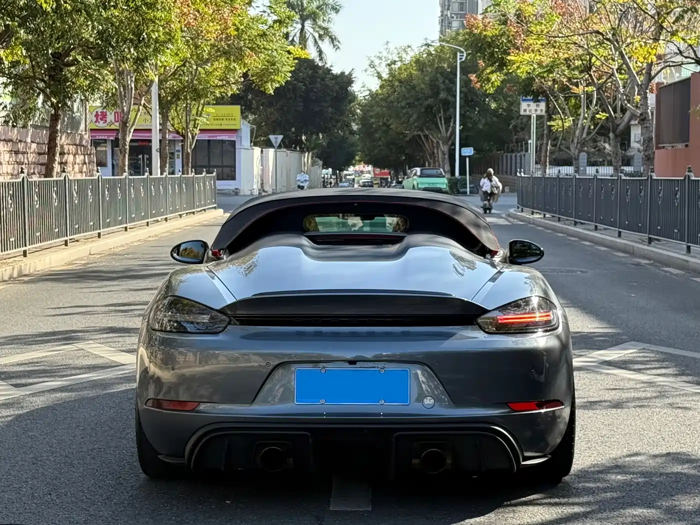 PORSCHE 718