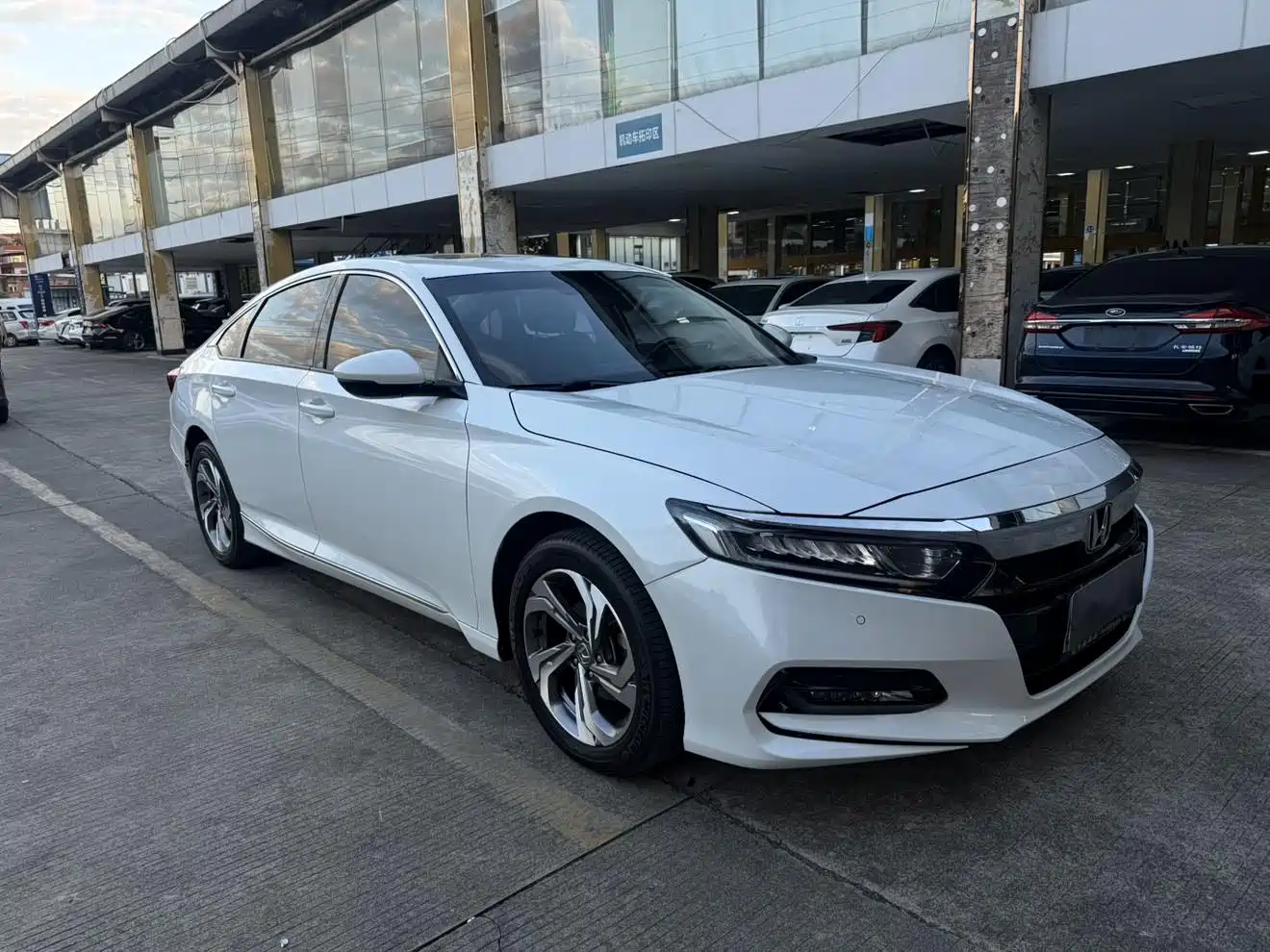 Photo 7 - Honda Accord