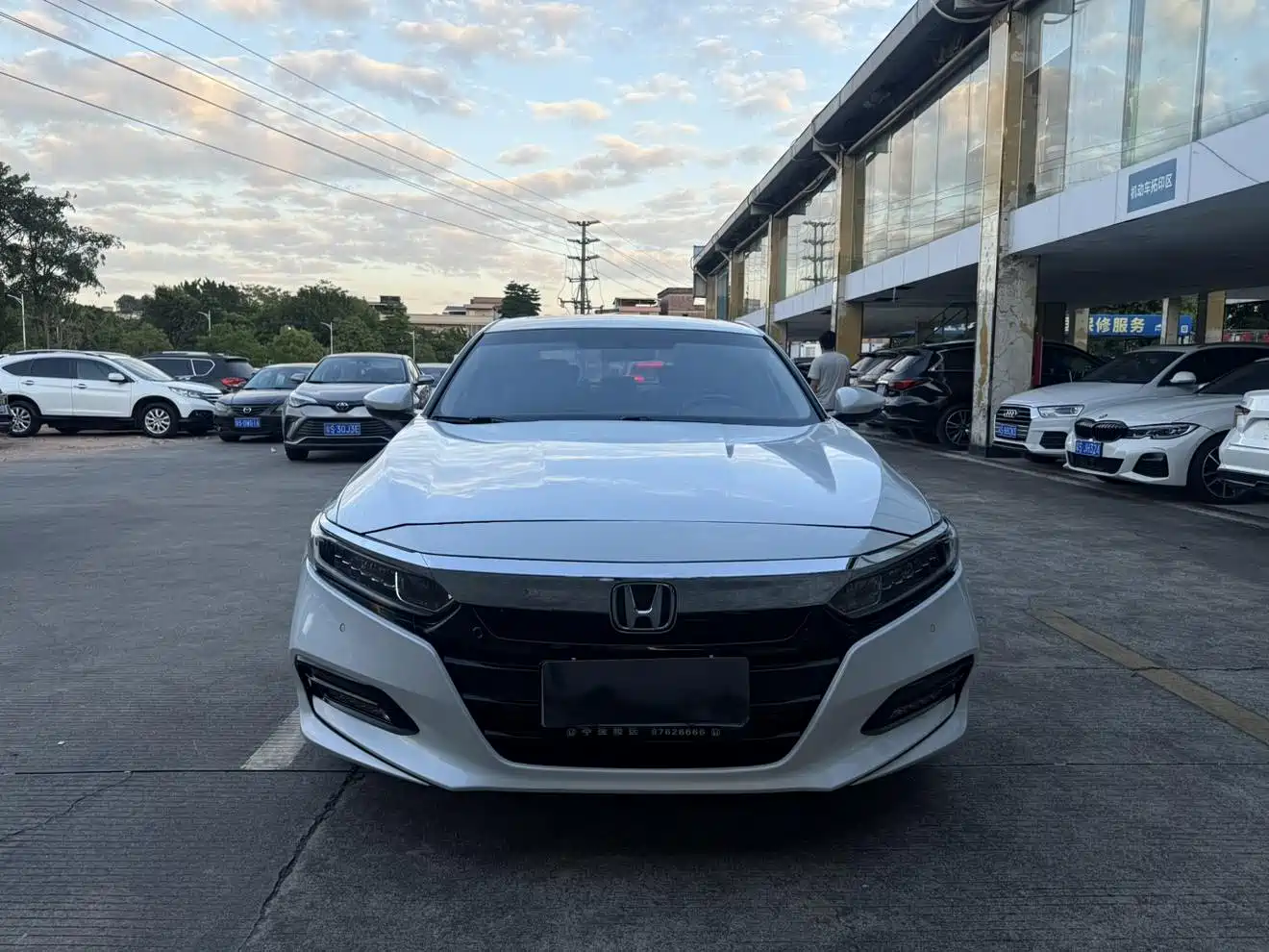 Photo 10 - Honda Accord