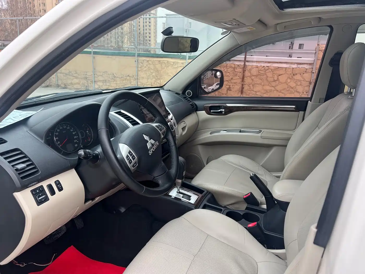 Mitsubishi Pajero Sport 2013 3.0L Automatic 2WD Luxury фото 6