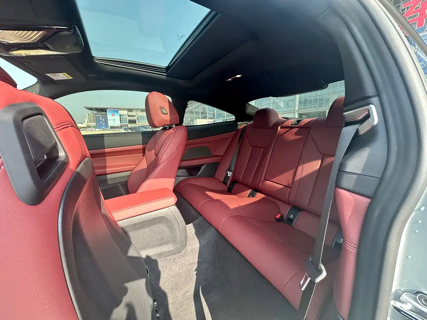 BMW 4 Series 2024 430i M Sport Shadow Edition фото 9