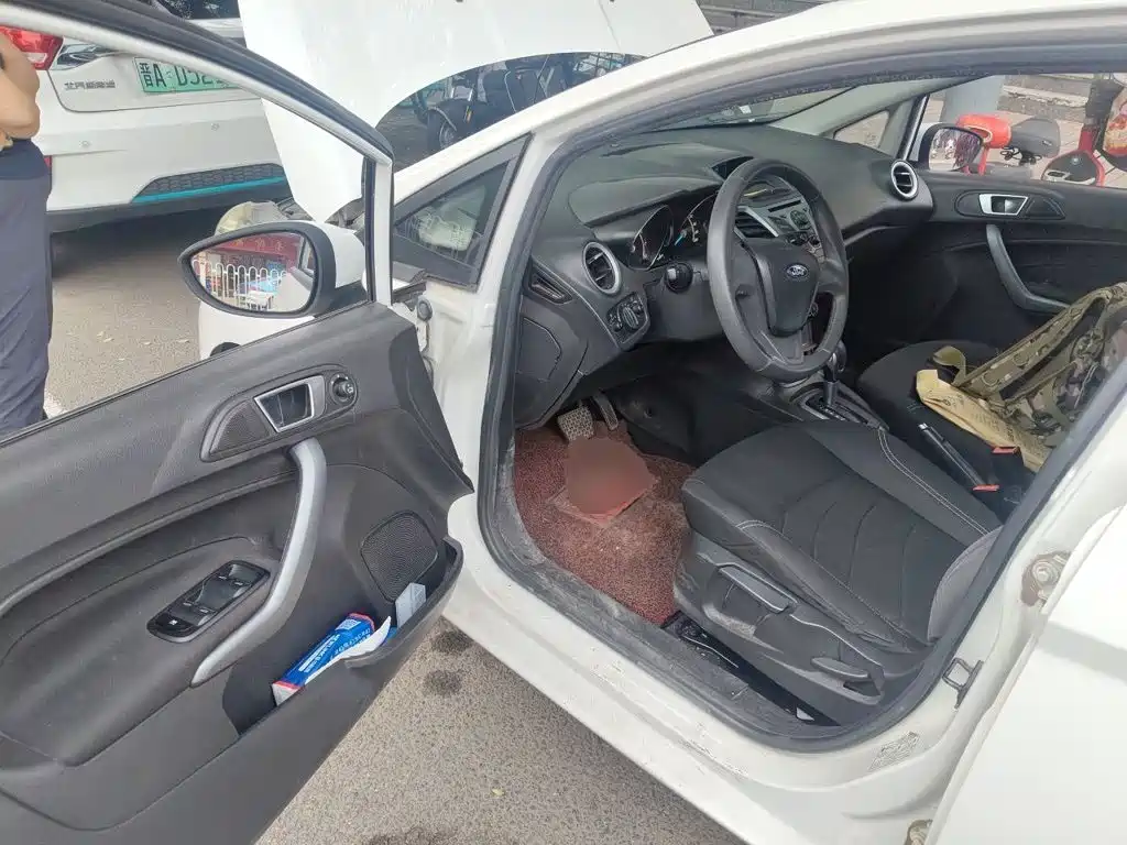 Ford Fiesta 2015 2013 Hatchback 1.5L Automatic Fashion