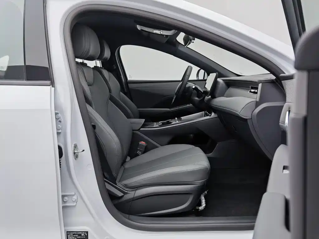 BYD Qin PLUS 2026 2026 DM-i Smart Edition 128KM Progressive