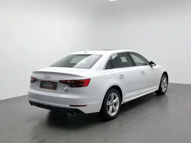 Audi A4L 2017 Plus 40 TFSI Fashion — фото 2