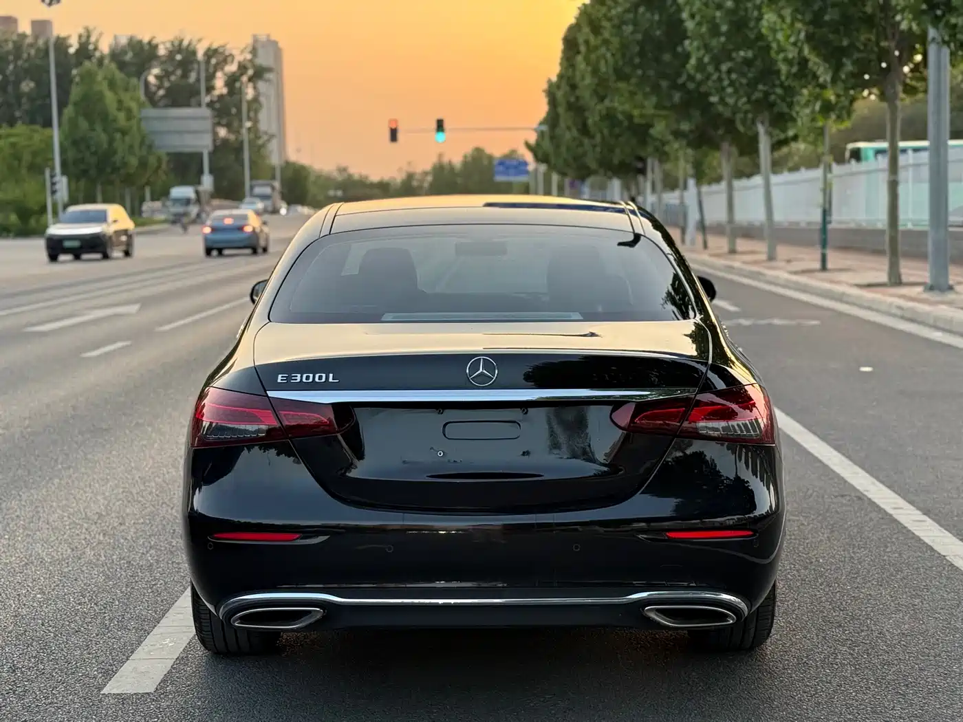 Mercedes-Benz E-Class 2021 E 300 L Fashion фото 8